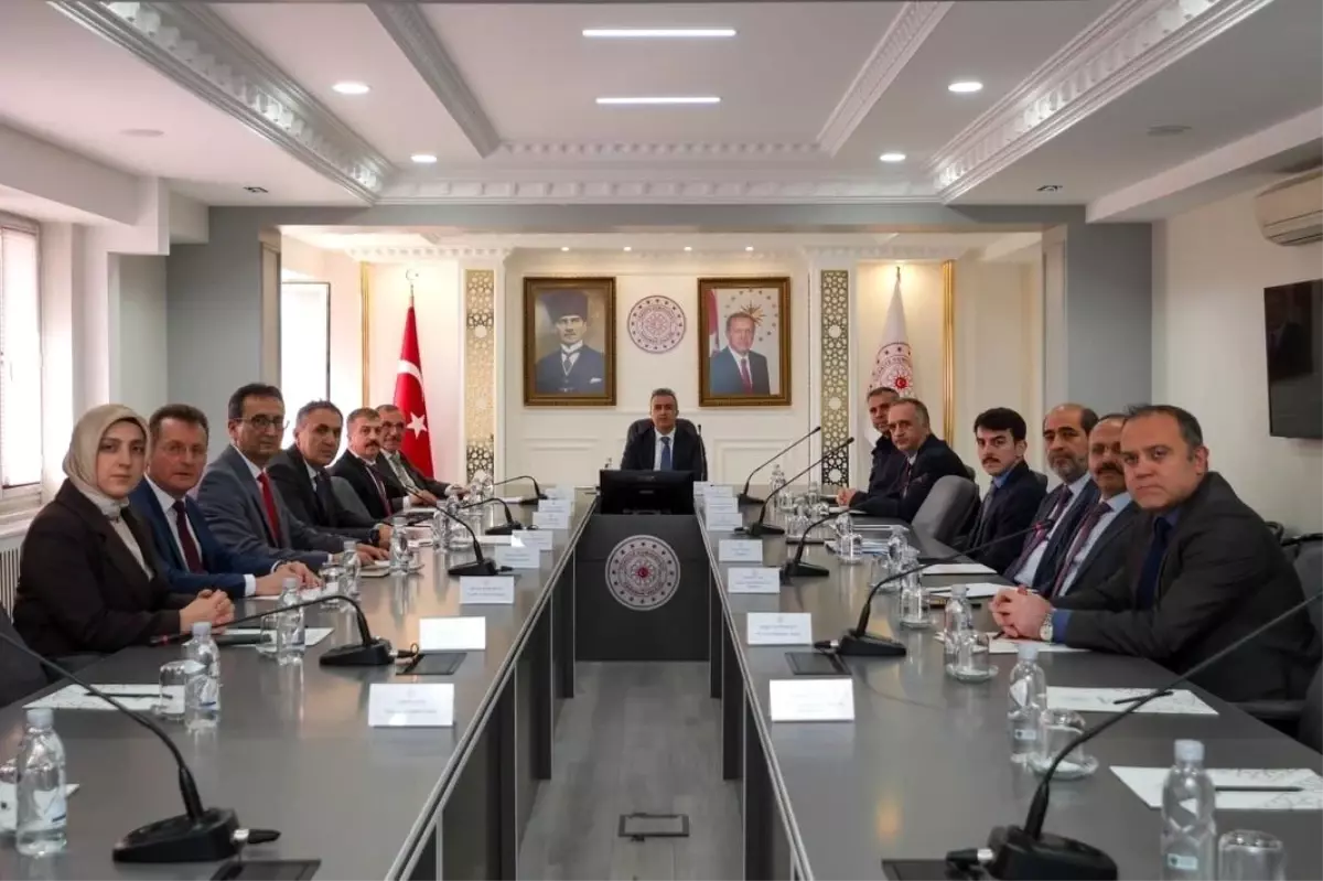 Karaman’da 749. Türk Dil Bayramı ve Yunus Emre Anma Etkinlikleri Hazırlık Toplantısı Gerçekleşti