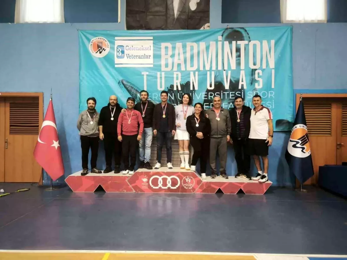 Niğde Veteran Badminton Takımı Mersin Turnuvasında 14 Madalya Kazandı