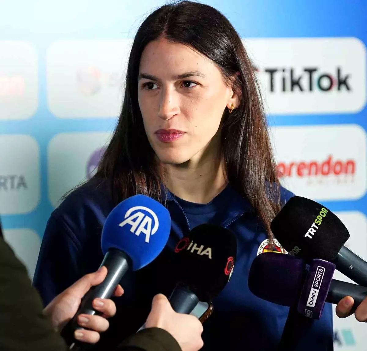 Fenerbahçe Kadın Basketbol Takımı Şampiyonluk Yolunda: Sevgi Uzun'dan Hedefler