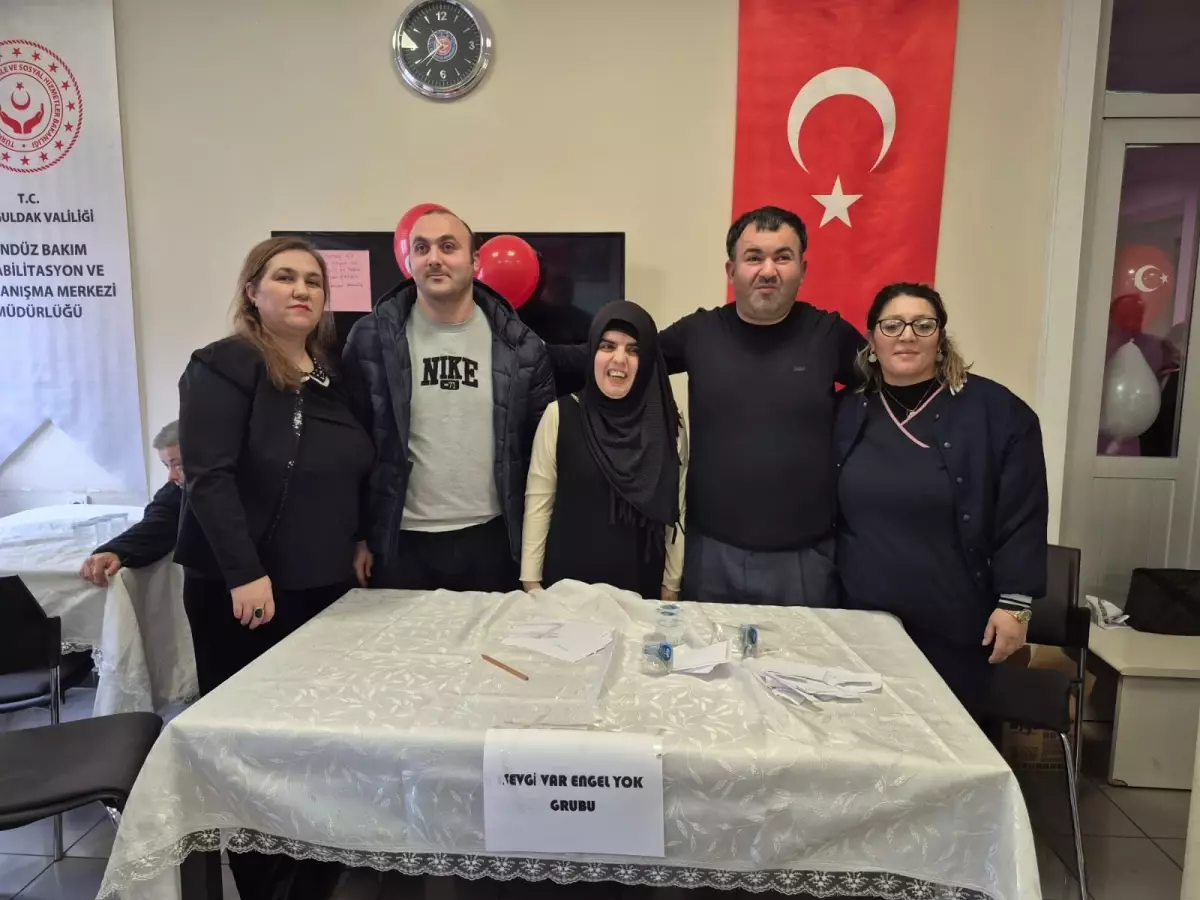 Zonguldak'ta Özel Bireyler Arası Bilgi Yarışması'nda 'Sevgi Var Engel Yok' Birinci Oldu