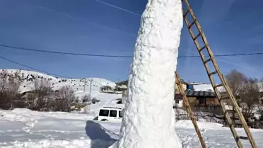 8 metrelik kardan adamın detaylı fotoğrafı