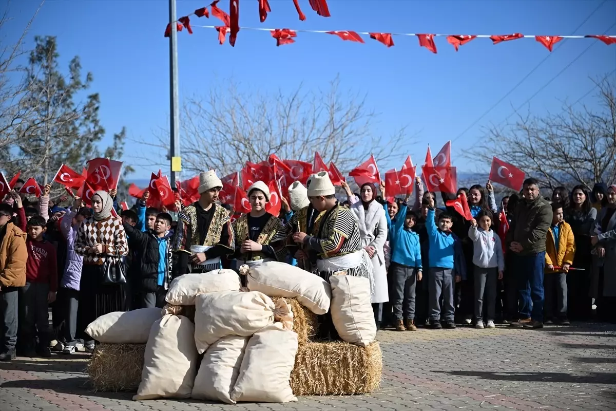 Kahramanmaraş’ın 106. Yıl Dönümünde Tiyatro ve Konser Şöleni
