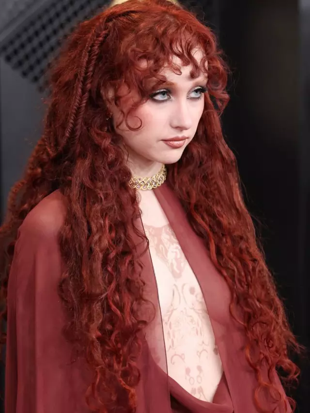 Eleştirmenlerin Chappell Roan elbisesi üzerine yorumları