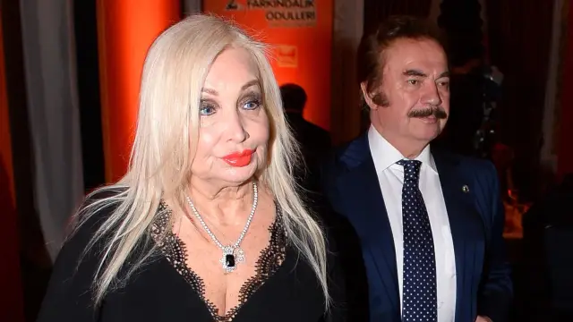 Tarkan konserinde sahne ışıkları