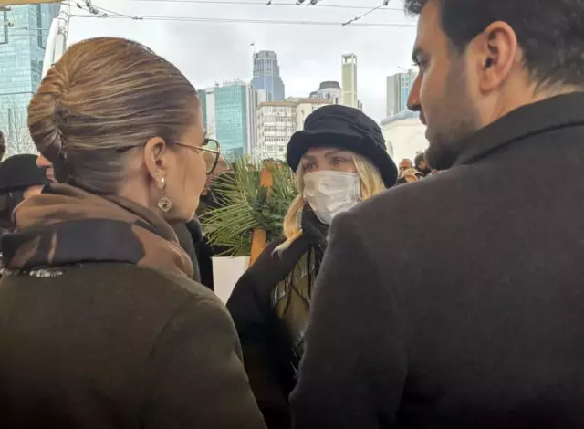 Gülben Ergen ve diğer konuklar