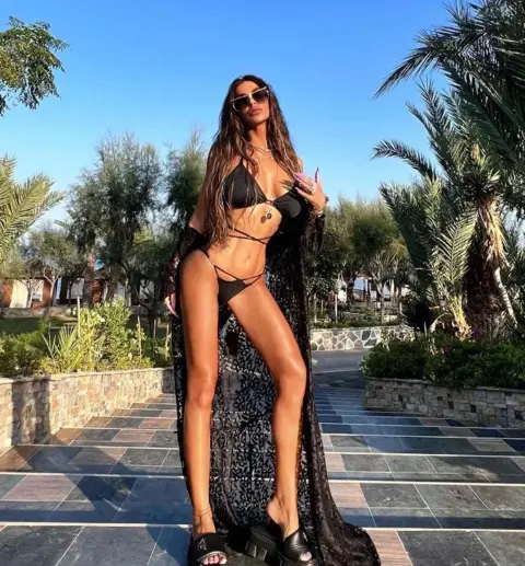 Tuğçe Özbudak yeni fotoğraf 3