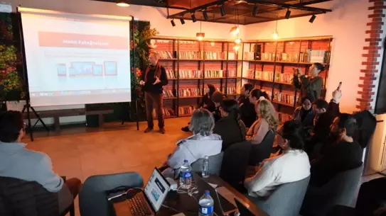 Kış Şenliği'nde buz pateni gösterisi