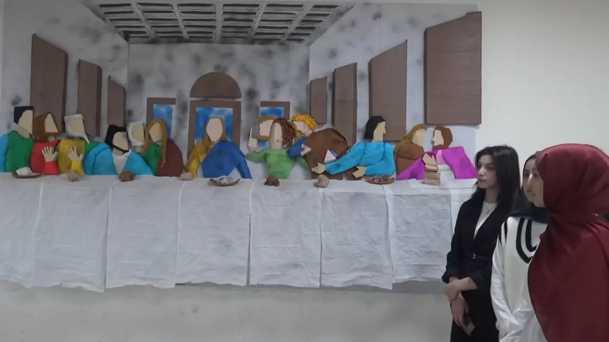 Atık Malzemelerle Canlanan Ünlü Sanat Eserleri: Atatürk Üniversitesi'nden Çevreci Rölyef ve Heykel Çalışmaları