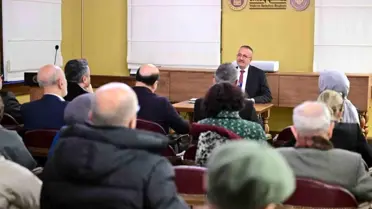 Alev Alatlı anma programı sahnesi