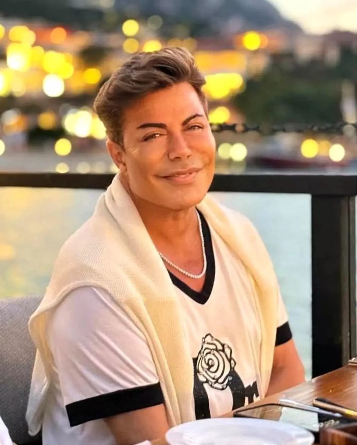 Şarkıcı Fatih Ürek 59 Yaşında Kalp Krizi Nedeniyle Hayatını Kaybetti