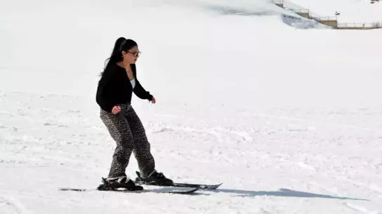 Bitlis Eren Üniversitesi'nde 5. Kar Festivali Coşkuyla Başladı