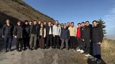 Kayseri Büyükşehir Belediye Başkanı Büyükkılıç, Gençlerle Ali Dağı'nda Yürüyüşe Çıktı