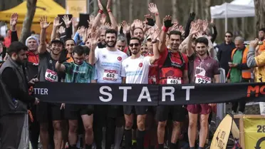 İstanbul’da Geyik Koşuları Coşkusu: Binlerce Katılımcı Sokakları Doldurdu
