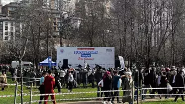 Kağıthane'de 30 Bin Vatandaşa Lezzetli Sucuk Ekmek İkramı