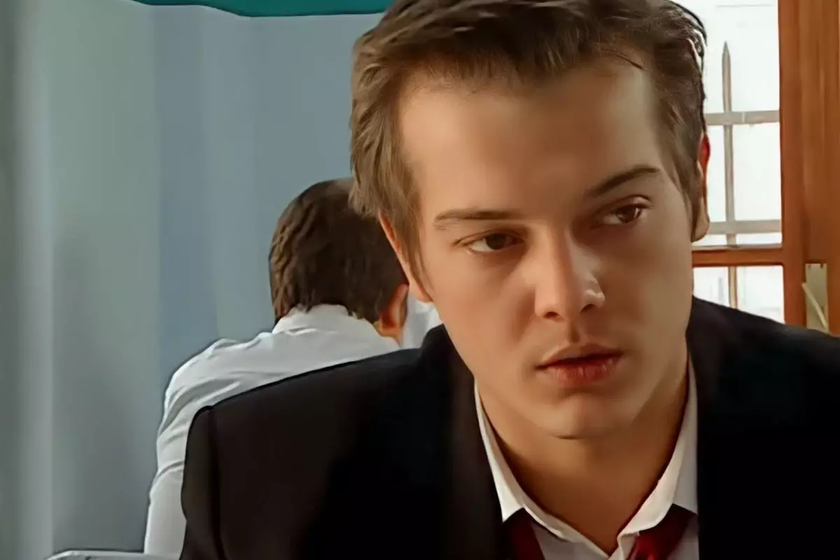 Arda Kural ve sevgilisi romantik anı paylaştı, yeni görünümüyle göz doldurdu