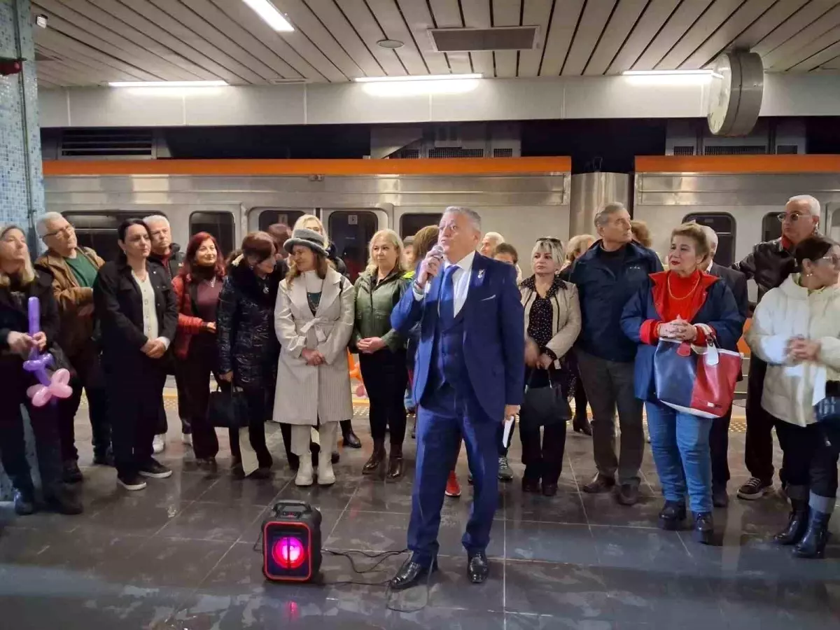 Adana Metro’da 93 Yazar ve Şair, Dünya Öykü Günü ve Sevgililer Günü’nü Kutladı