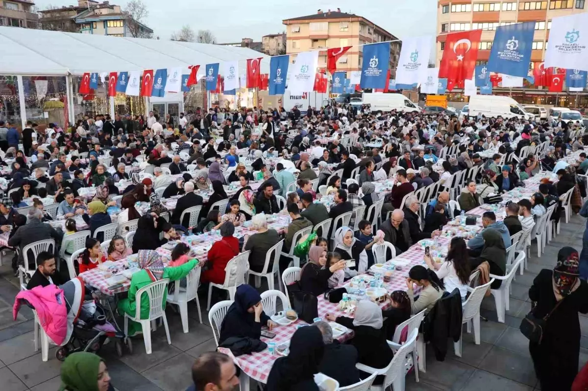 Kocaeli Büyükşehir Belediyesi'nden Ramazan Coşkusu: Çadırlar, İftar Sofraları ve Sahne Şovları