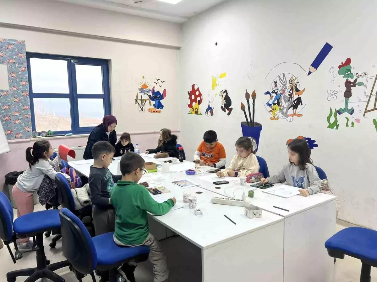 Düzce'de Çocuklar İçin Resim Kursu Büyük İlgi Topladı