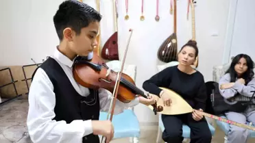 Deprem Sonrası Müziğe Yönelen Kaplan Ailesi, ADEM Desteğiyle Yoluna Devam Ediyor
