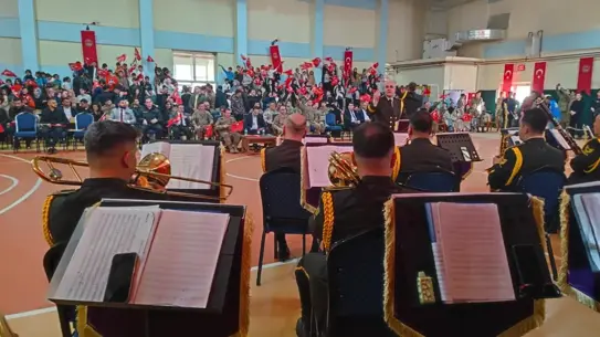 Diyarbakır 7'nci Kolordu Bando Komutanlığı Hakkari’de Büyüleyici Bir Konser Sunuyor
