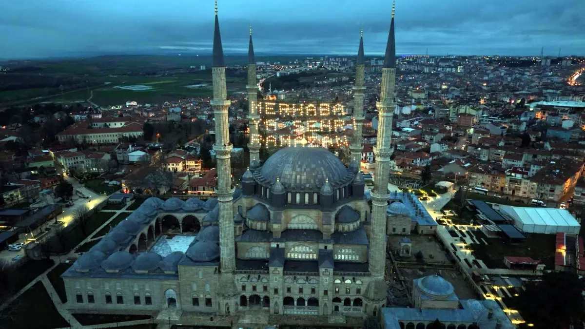 Selimiye Camisi'nin Ramazan öncesi görünümü